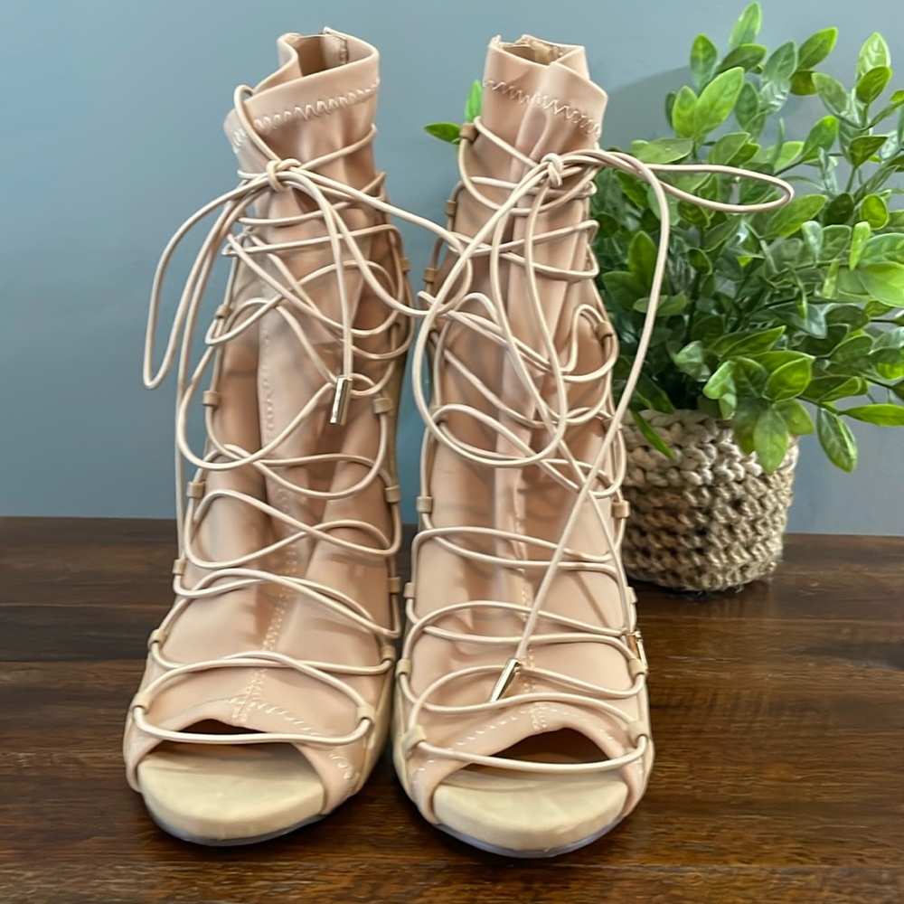 LILIANA SIZE 7.5 NUDE COLOR